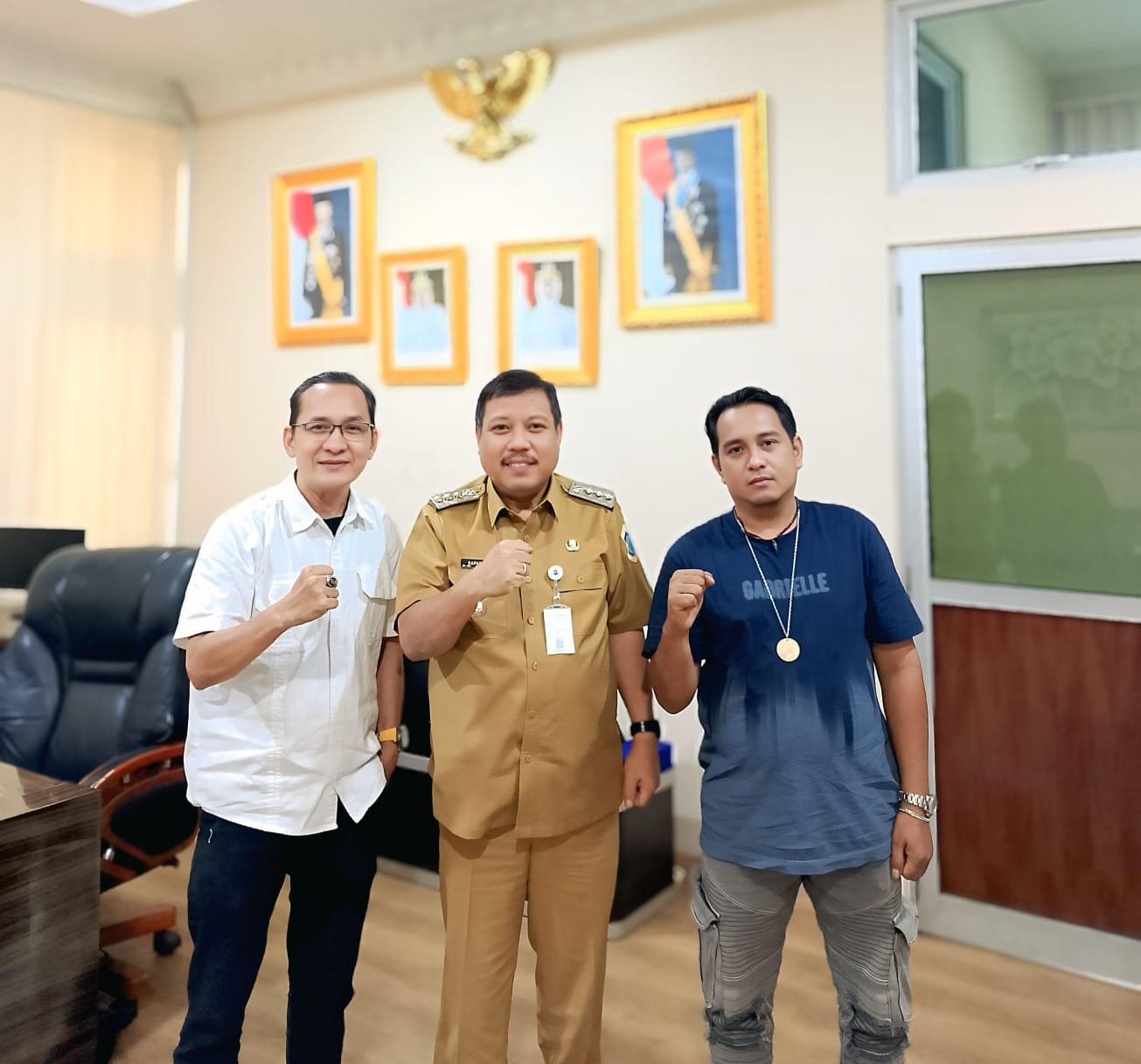 KBOBABEL.COM (PANGKALPINANG) — Wali Kota Pangkalpinang, Bang Udin, menegaskan bahwa seorang pejabat publik tidak boleh alergi terhadap kritik, termasuk dari kalangan wartawan. Menurutnya, kritik yang tajam—even yang terasa tendensius—merupakan bagian penting dari mekanisme kontrol sosial dalam menjaga integritas pemerintahan. Rabu (29/4/2026)