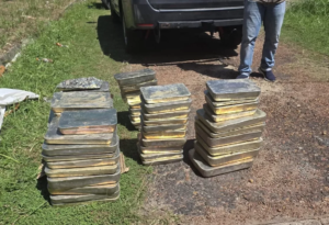 Satgas Tri Cakti Gagalkan Penyelundupan 1,2 Ton Timah Ilegal, Tiga Orang Diamankan