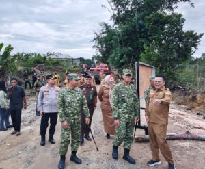 Danrem 045/Garuda Jaya Tinjau Jembatan Garuda di Toboali, Pemkab Basel Apresiasi Program TNI