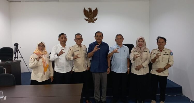 KBOBABEL.COM (PANGKALPINANG) — Komitmen terhadap keterbukaan informasi publik kembali mendapat sorotan serius. Ketua Komisi Informasi Pusat, Donny Yoesgiantoro, melakukan kunjungan kerja ke Komisi Informasi Provinsi Kepulauan Bangka Belitung (KI Babel), Rabu (6/5/2026), didampingi Bahar Buasan sebagai anggota DPD RI dapil Bangka Belitung.