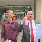 KBOBABEL.COM (JAKARTA) — Polemik dugaan ekspor mineral ikutan dari Bangka Belitung kini berubah menjadi pertarungan terbuka antara PT Putraprima Mineral Mandiri (PMM) dengan Satgas Trisakti. Situasi memanas setelah kuasa hukum PT PMM, Poltak Silitonga S.H., M.H., secara terang-terangan meminta Presiden RI Prabowo Subianto mengevaluasi bahkan menertibkan Satgas Trisakti yang dinilai telah bertindak melampaui kewenangan. Jum'at (29/5/2026)