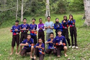 Menanamkan Karakter dan Cinta Alam, Pramuka SMPN 9 Pangkalpinang Gelar Hiking di Bukit Mangkol