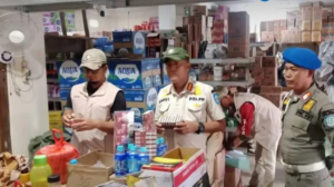 Satpol PP Bangka Sita 53 Bungkus Rokok Ilegal di Belinyu, Pemilik Toko Melawan