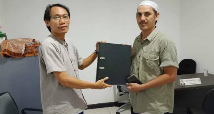 KBOBABEL.COM (PANGKALPINANG) – Permintaan maaf yang disampaikan Komisi Informasi (KI) Provinsi Kepulauan Bangka Belitung kepada Edi Irawan yang disalahartikan, terkait tidak tersedianya rekaman elektronik dan transkrip verbatim persidangan sengketa informasi publik menjadi bahan perdebatan baru di ruang publik. Sabtu (12/6/2026)