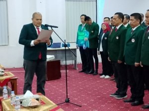 KBOBABEL.COM (PANGKALPINANG) – Pelantikan Pengurus Ikatan Dokter Indonesia (IDI) Cabang Pangkalpinang periode 2026–2029 menjadi momentum penting untuk memperkuat peran organisasi profesi dalam menjaga kualitas pelayanan kesehatan dan marwah profesi kedokteran. Minggu (14/6/2026)