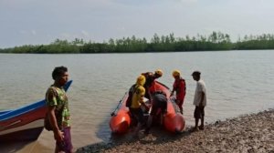 Basarnas Lakukan Pencarian Pekerja Tambang yang Hilang Diduga Disambar Buaya di Sungai Baturusa