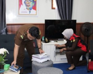 Korupsi Belanja Modal Rp17 Miliar Memanas, Kejari Belitung Timur Geledah Kantor Dinas Pendidikan