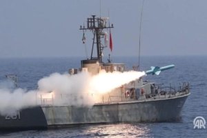 Ketegangan Meningkat! AS Hentikan Izin Ekspor Minyak Iran, Serangan Militer Kembali Dilancarkan