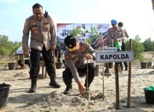 Polda Babel Kembali Gelar Aksi Penanaman Pohon Serentak, Komitmen Dukung Pelestarian Alam
