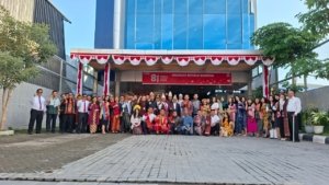 Gelar Upacara HUT RI ke-81, BRI Cabang Balige Kenakan Pakaian Adat dengan Semangat Nasionalisme