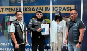 kronologi-buron-interpol-kasus-tppo-wni-ke-kamboja-ditangkap-di-bandara-soetta-ngr