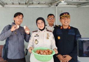 DPC PJS Dan PWI Bangka Barat Dampingin Kakanwil Tinjau Klinik Berkapitasi BPJS dan Panen Telur di Rutan Muntok