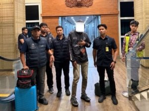 Imigrasi Ngurah Rai Tolak Masuk dan Pulangkan WN Ethiopia Buronan Interpol Red Notice Kasus Penipuan