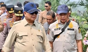 mendagri-dampingi-presiden-prabowo-tinjau-penanganan-karhutla-di-kalbar-1787394401183_169