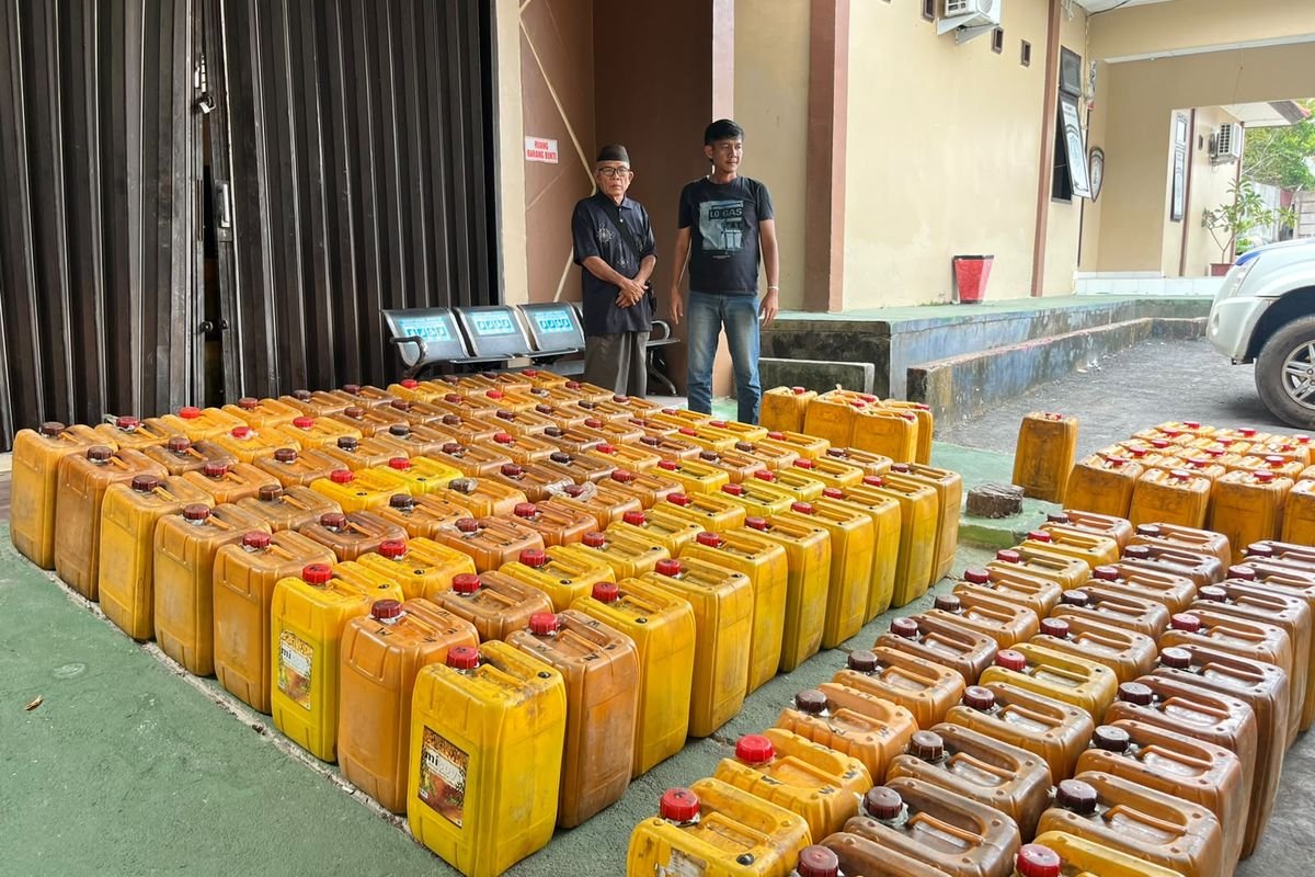 Polisi Gerebek Penimbunan BBM di Toboali, 3.040 Liter Pertalite Disita dan Pria 64 Tahun Jadi Tersangka
