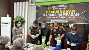 47 Perkara Inkracht Dituntaskan, Kejari Bangka Barat Musnahkan Narkoba hingga Senjata Tajam