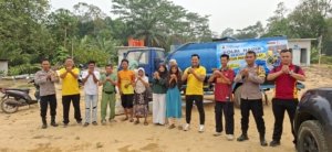 Polri Hadir di Tengah Masyarakat, Polsek Simpang Katis Perkuat Kamtibmas dan Salurkan Air Bersih