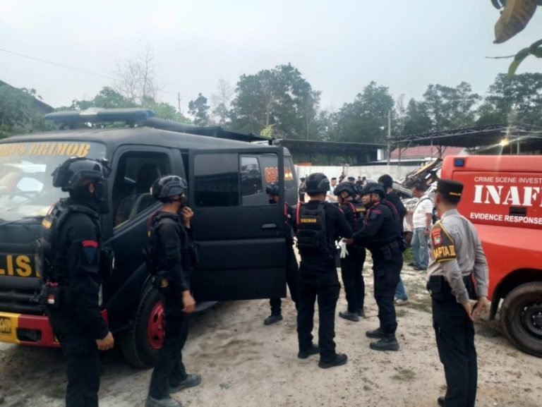 Heboh Ledakan di Penampungan Besi Tua Belitung! Polisi Waspadai Ancaman Ledakan Susulan, Tim Jibom Sterilisasi TKP