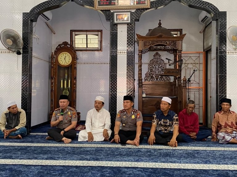 Jumat Keliling, Kapolres Belitung Sambangi Masjid Ashuro, Serap Aspirasi dan Perkuat Kedekatan dengan Jamaah