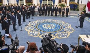 kabinet-merah-putih-berubah-sejumlah-menteri-dan-pejabat-dilantik-1790855117893_169