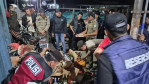Puluhan Botol Miras Diduga Ilegal Diamankan, Polisi dan Satpol PP Geruduk Ruko di Mentok